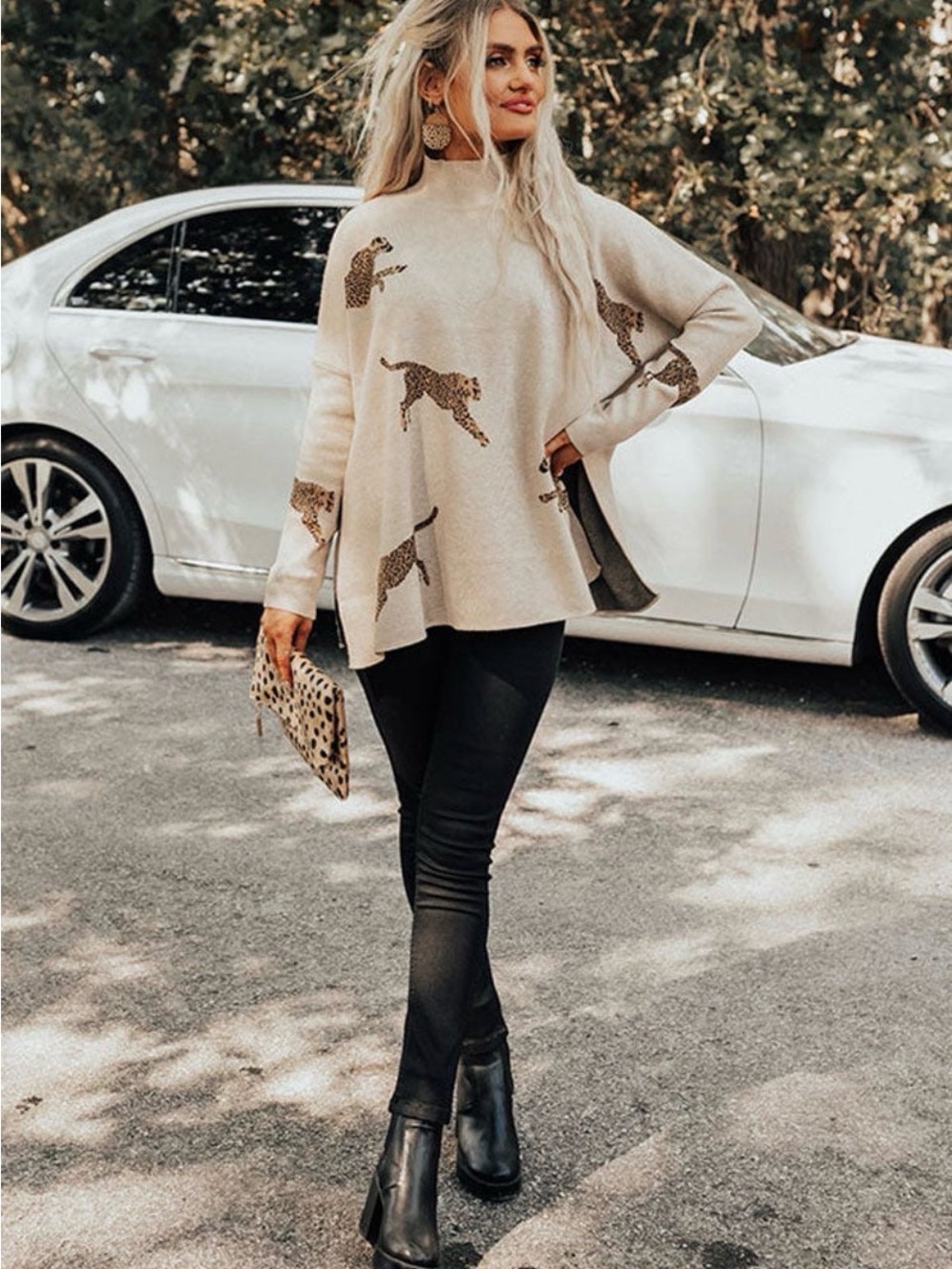 entro Beige Pullover with Brown Leopard-Cat Print